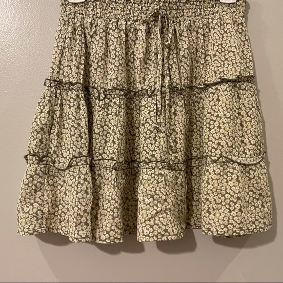 Good Luck Gem Green Daisy Floral Skirt White & Sage Flowy Tiered Women’s Medium - Picture 3 of 11
